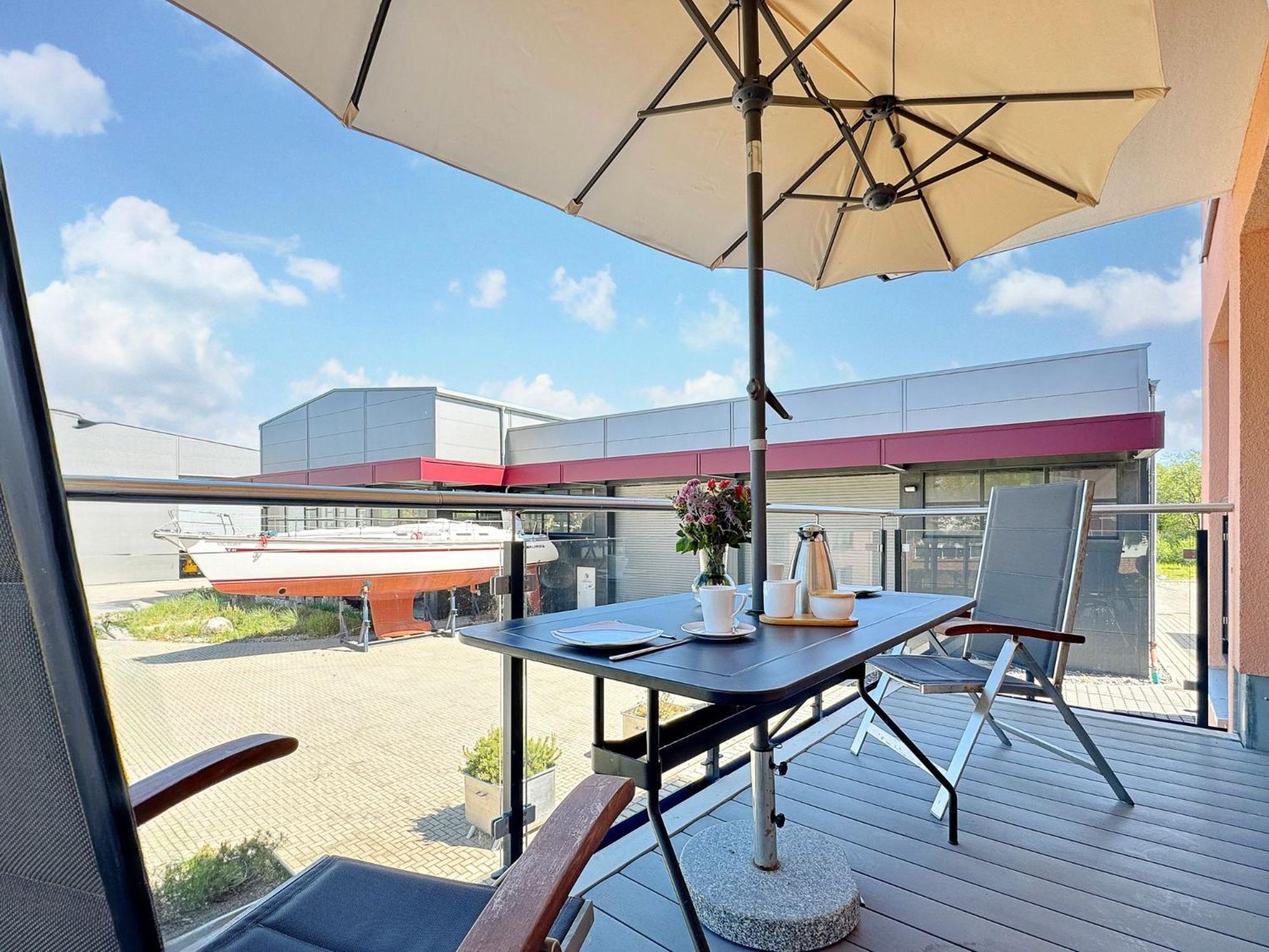 Alte Fischfabrik Lauterbach "Mehrzeit Am Bodden" Apartamento Exterior foto